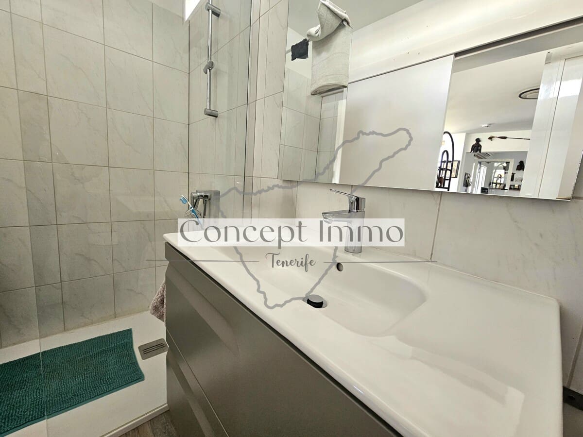 3 makuuhuone Omakotitalo myytävänä paikassa Palm-Mar mukana 
autotalli - 580 000 € (Ref: 9643393)