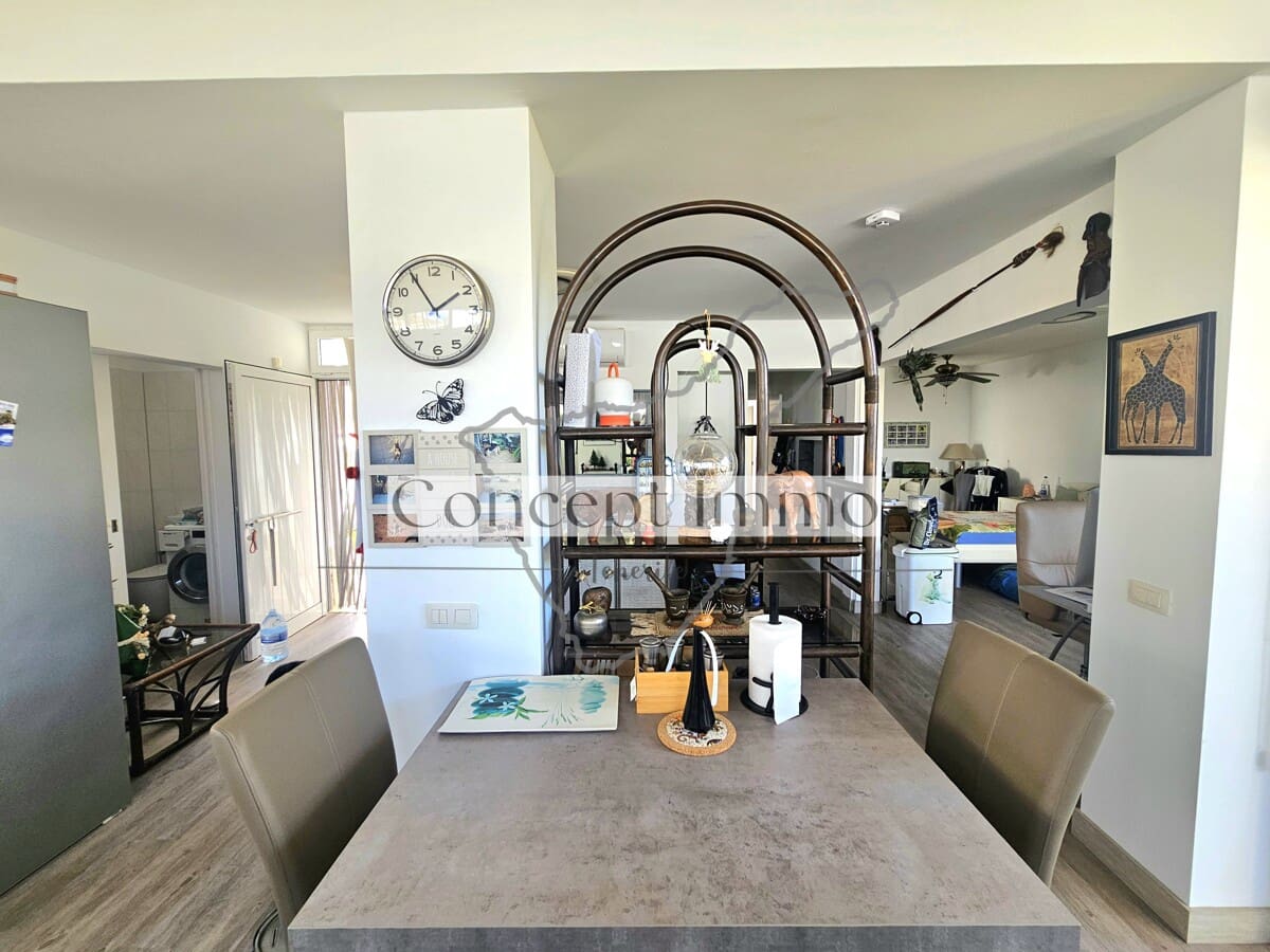 3 makuuhuone Omakotitalo myytävänä paikassa Palm-Mar mukana 
autotalli - 580 000 € (Ref: 9643393)