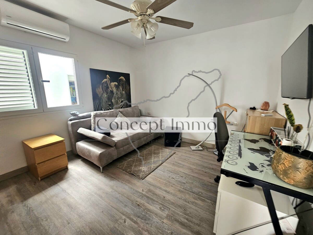 3 makuuhuone Omakotitalo myytävänä paikassa Palm-Mar mukana 
autotalli - 580 000 € (Ref: 9643393)