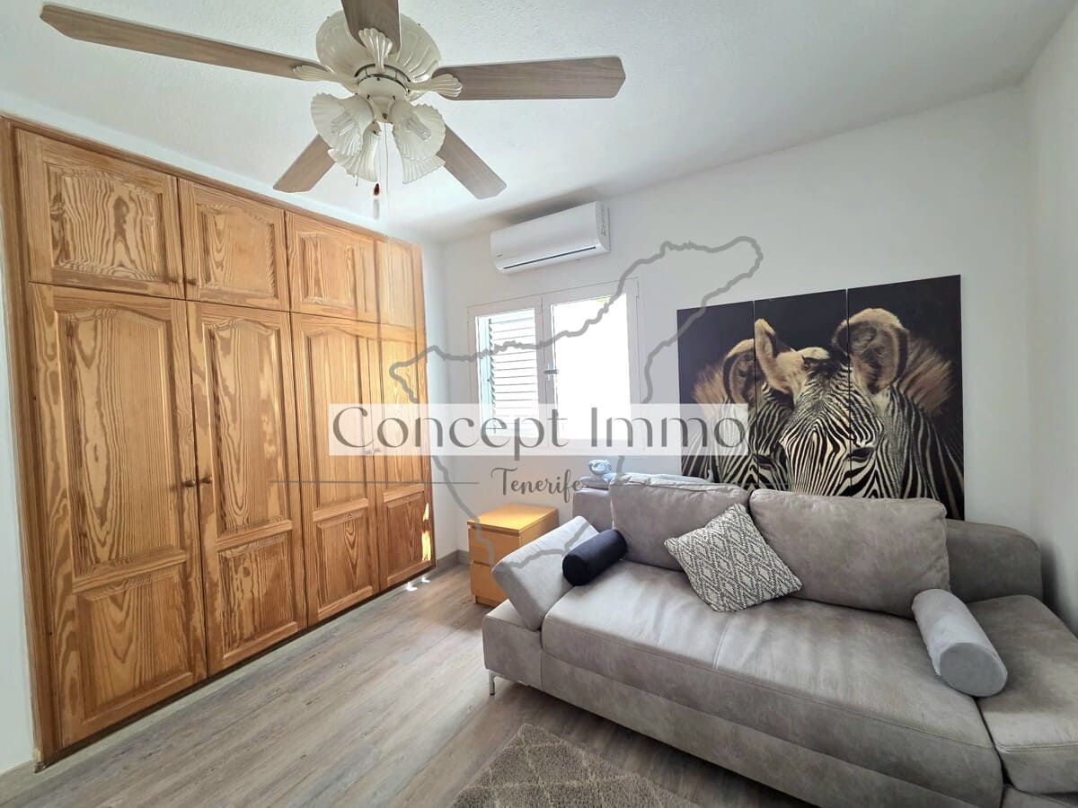 3 makuuhuone Omakotitalo myytävänä paikassa Palm-Mar mukana 
autotalli - 580 000 € (Ref: 9643393)