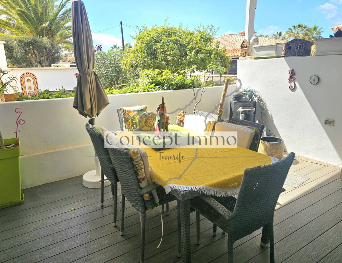 3 makuuhuone Omakotitalo myytävänä paikassa Palm-Mar mukana 
autotalli - 580 000 € (Ref: 9643393)