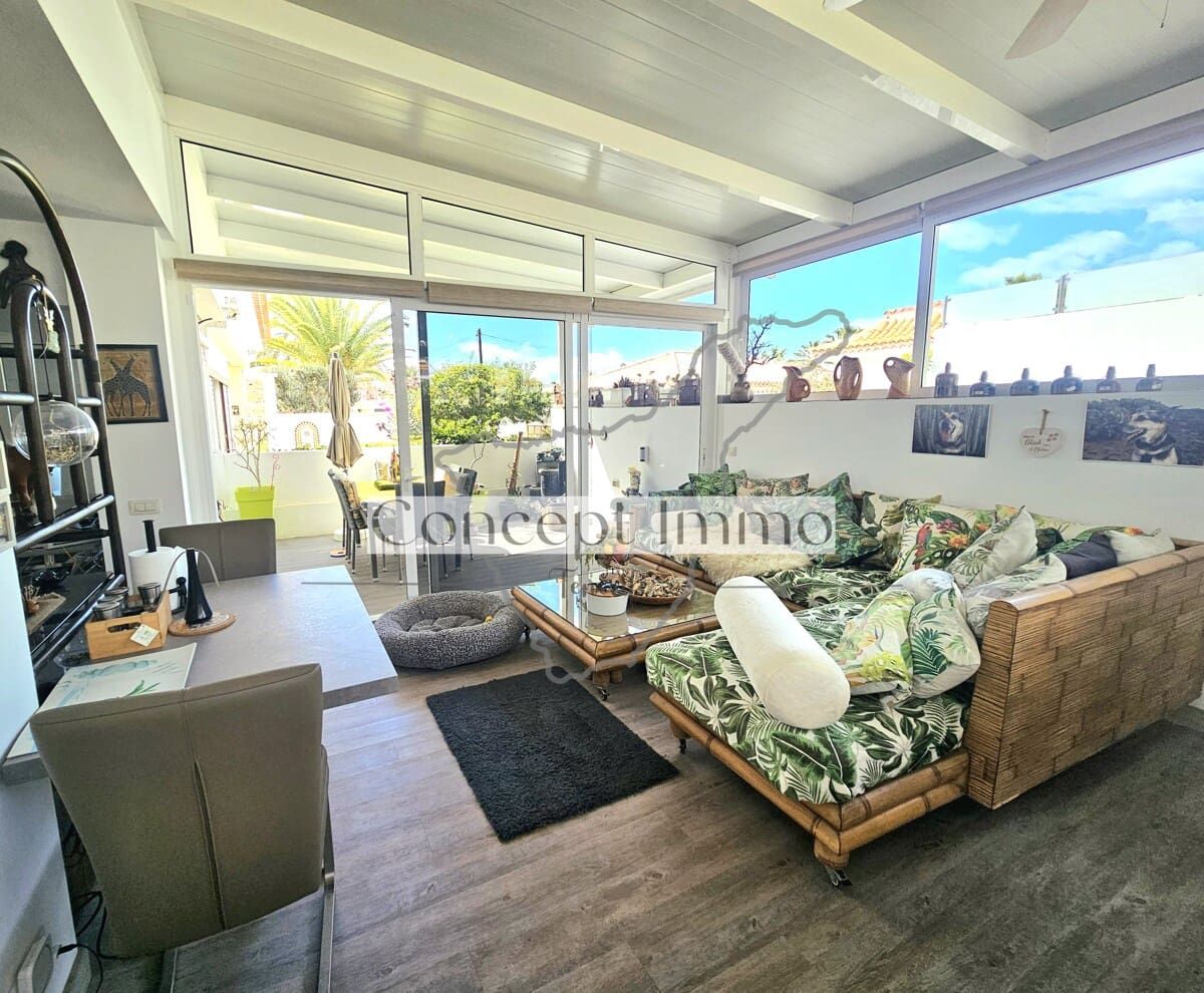 3 makuuhuone Omakotitalo myytävänä paikassa Palm-Mar mukana 
autotalli - 580 000 € (Ref: 9643393)