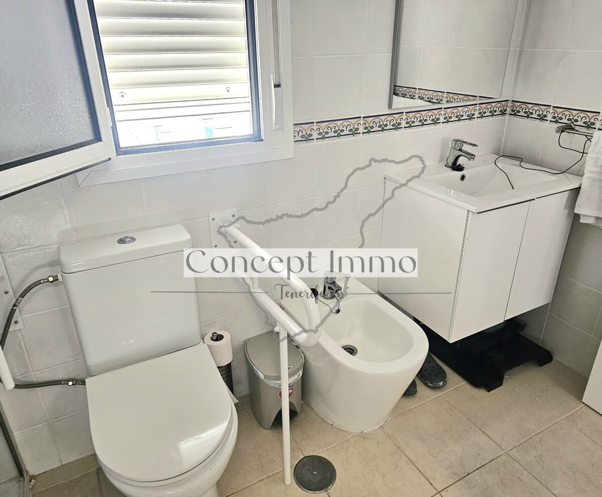 2 bedroom Flat for sale in Cabo Blanco with pool garage - € 265,000 (Ref: 9654263)