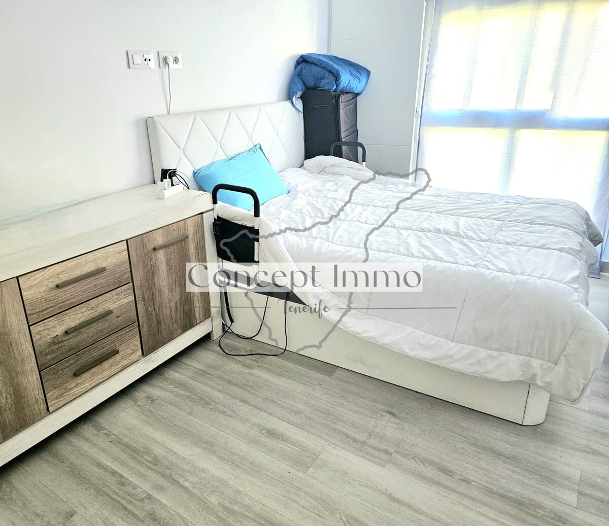 2 bedroom Flat for sale in Cabo Blanco with pool garage - € 265,000 (Ref: 9654263)