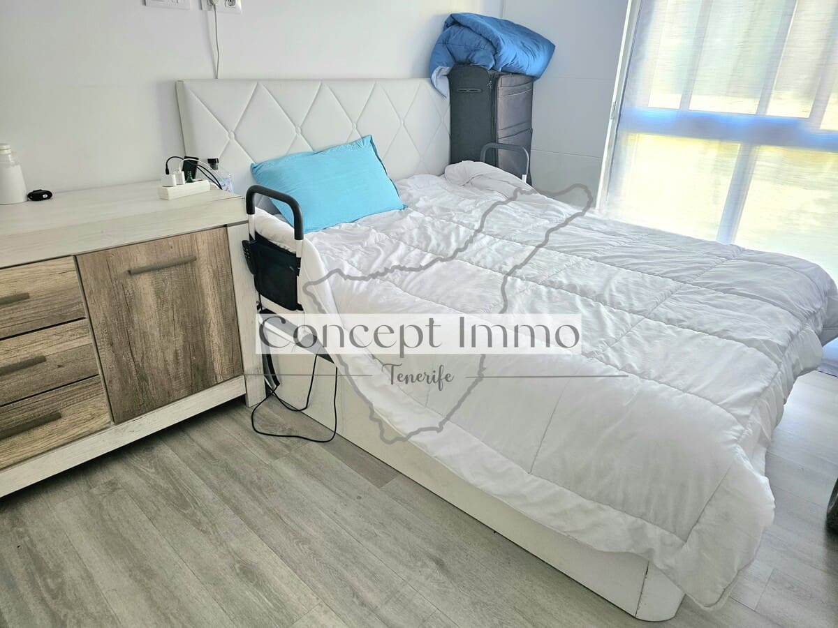 2 bedroom Flat for sale in Cabo Blanco with pool garage - € 265,000 (Ref: 9654263)