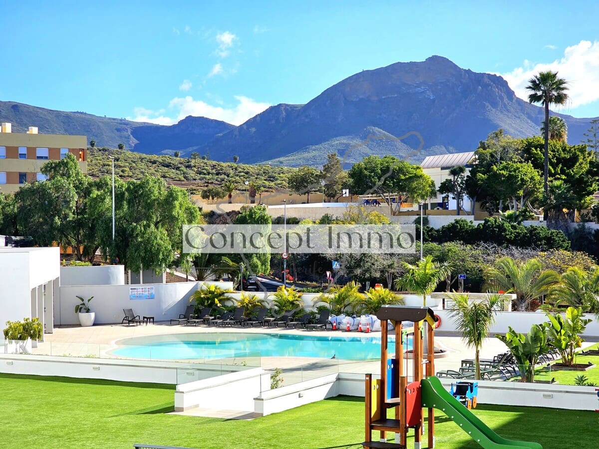 2 bedroom Flat for sale in Cabo Blanco with pool garage - € 265,000 (Ref: 9654263)