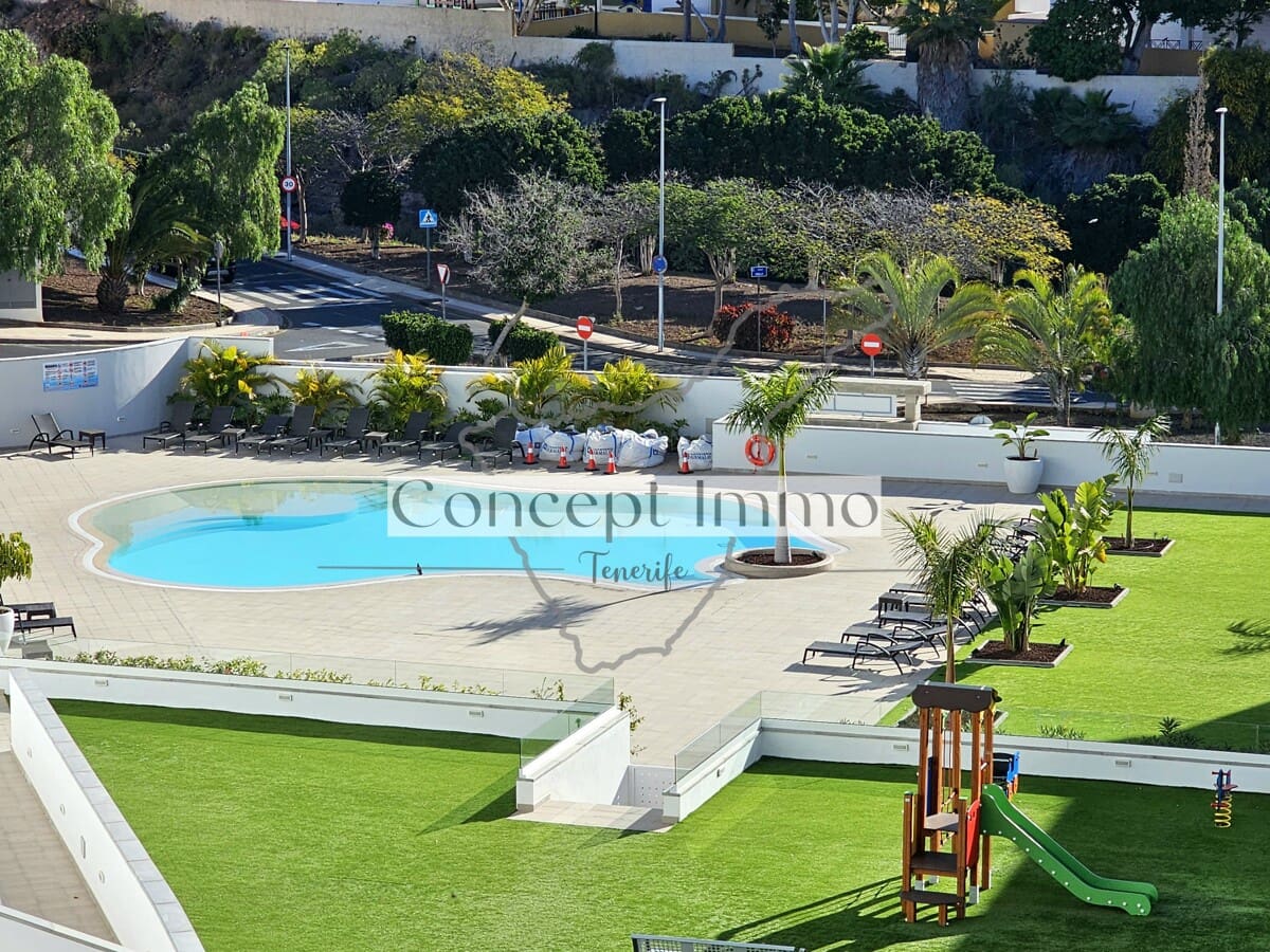 2 bedroom Flat for sale in Cabo Blanco with pool garage - € 265,000 (Ref: 9654263)