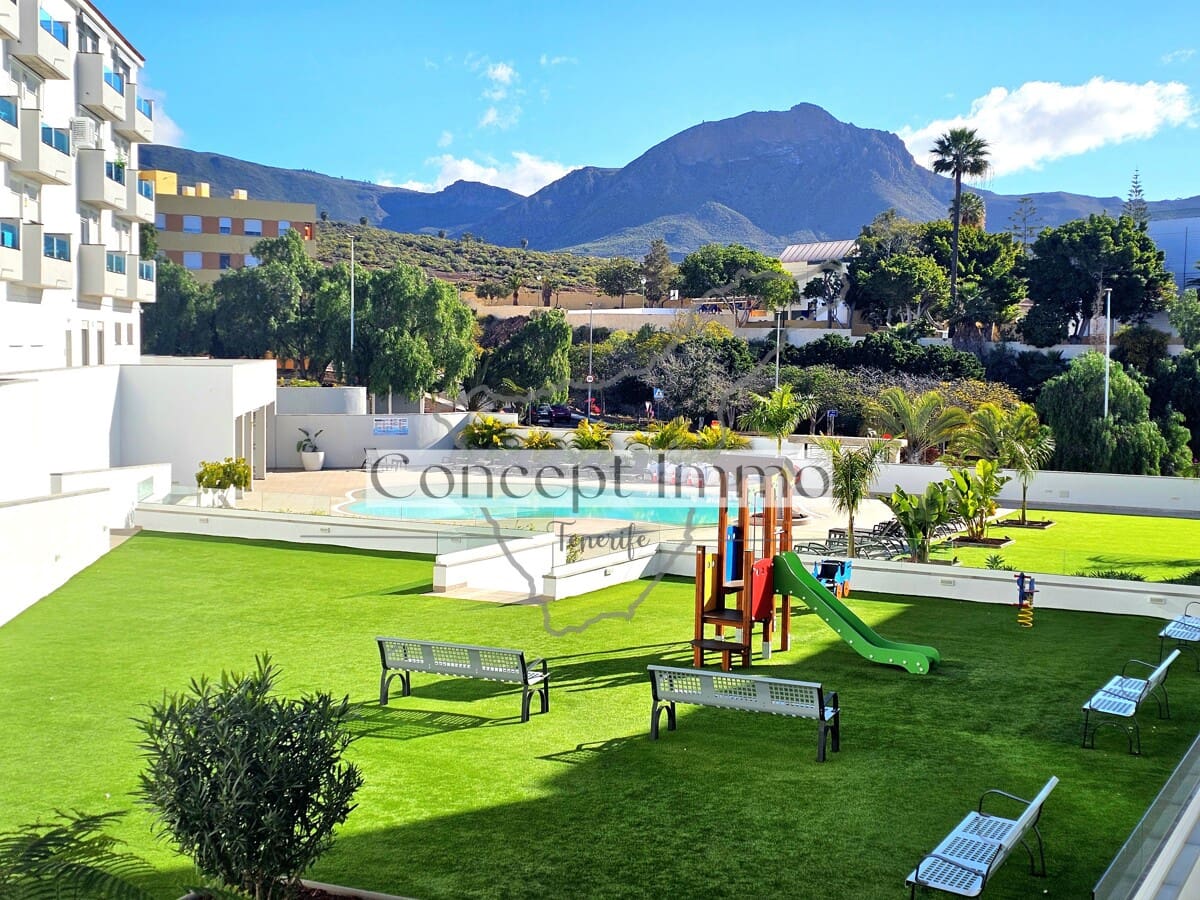 2 bedroom Flat for sale in Cabo Blanco with pool garage - € 265,000 (Ref: 9654263)