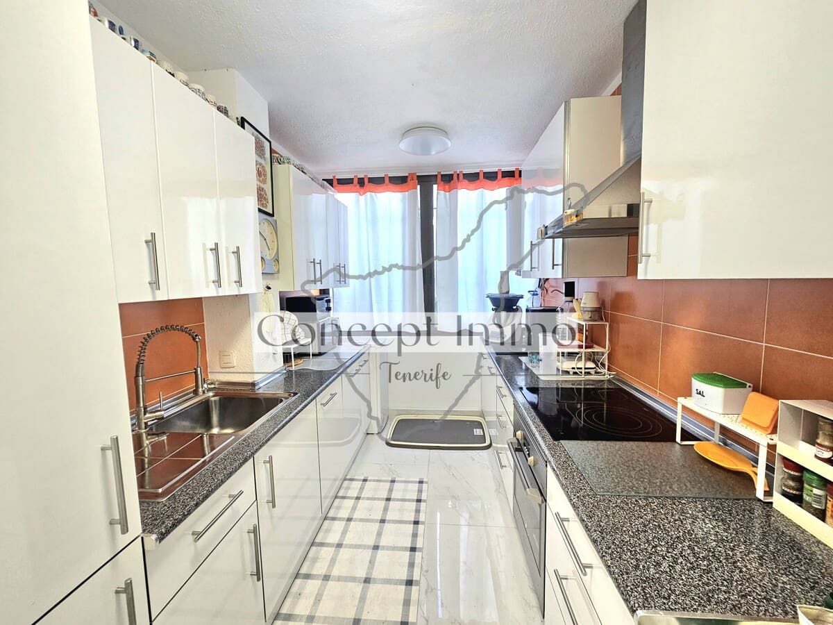 2 Zimmer Wohnung zu verkaufen in Los Cristianos mit Pool - 490.000 € (Ref: 9654433)