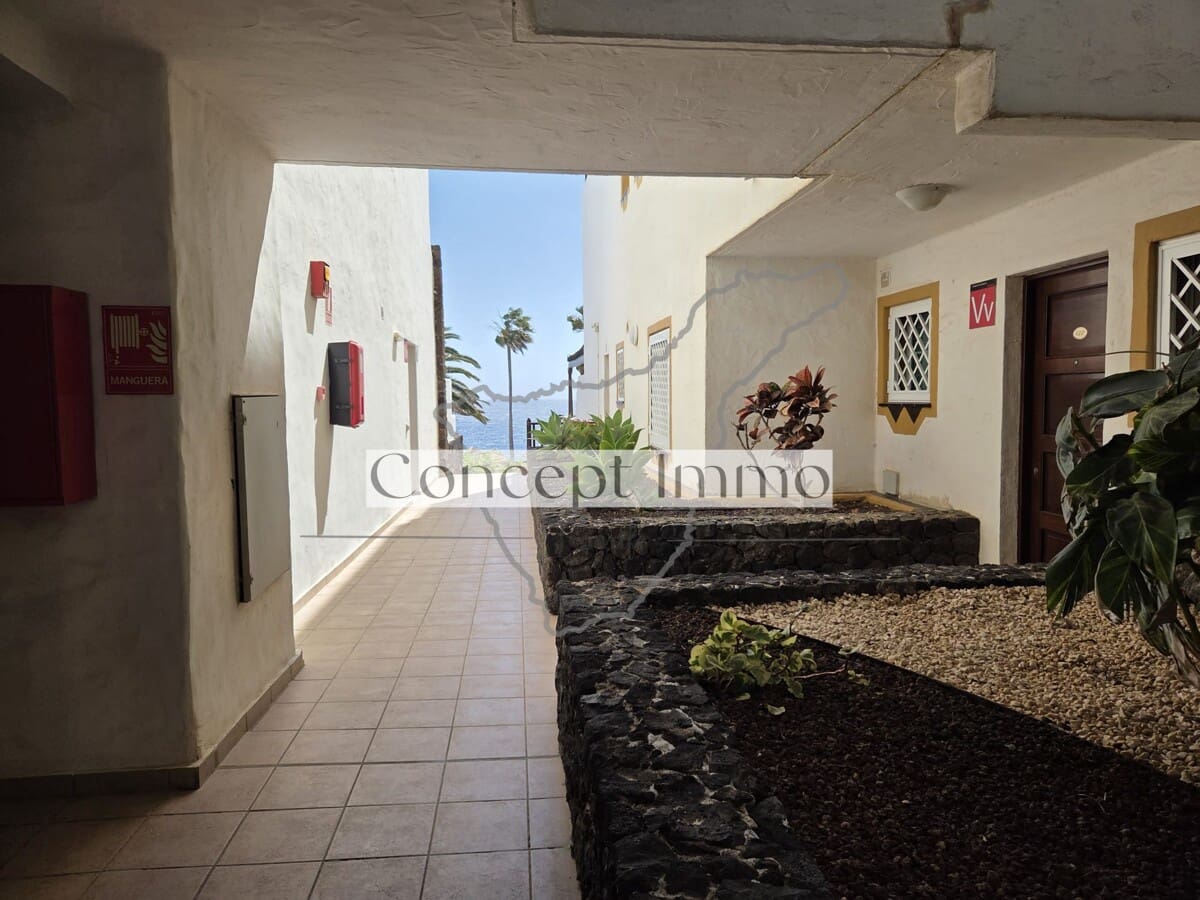 1 soverom Leilighet til salgs i Costa del Silencio med svømmebasseng - € 330 000 (Ref: 9665722)