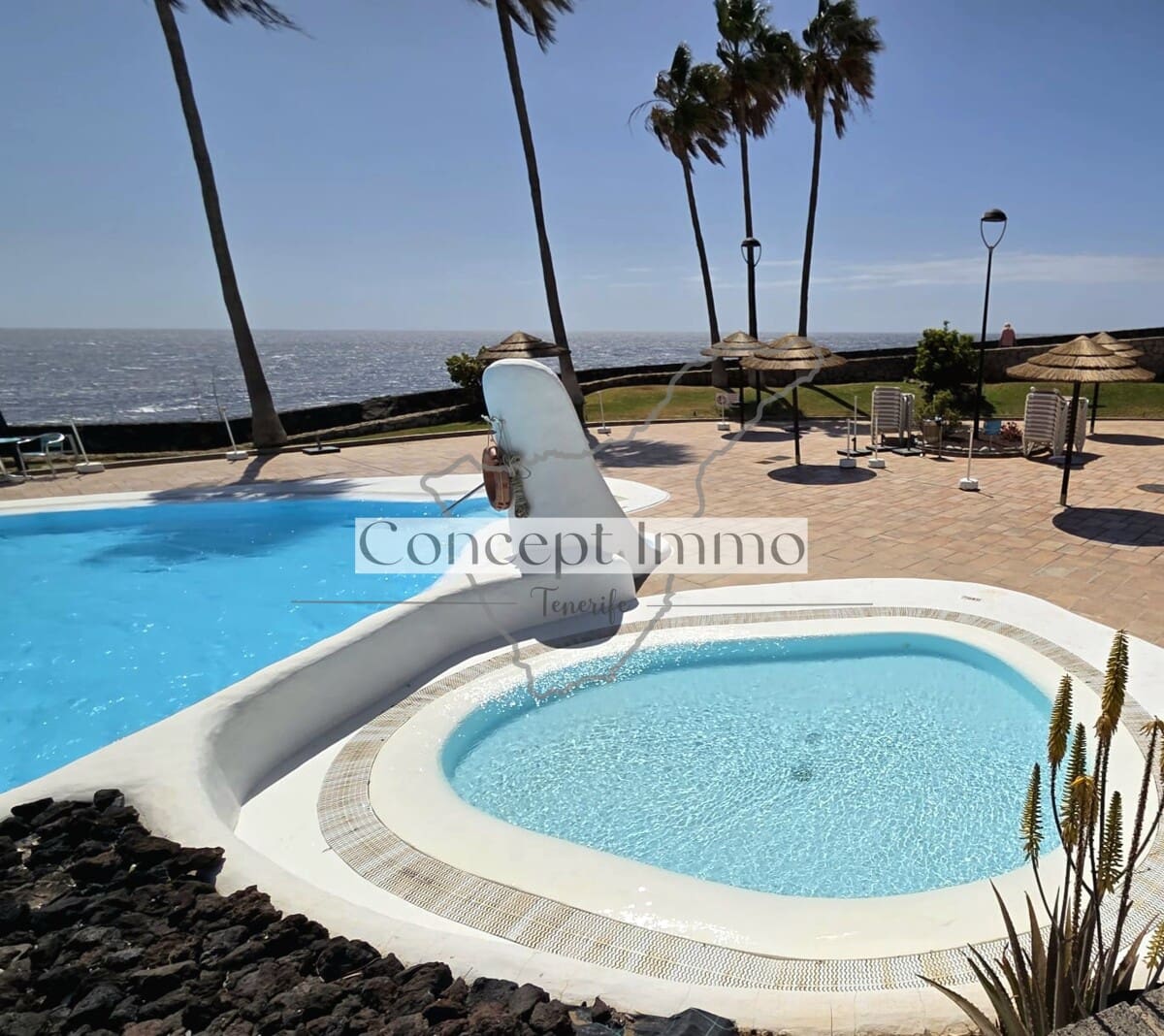 1 soverom Leilighet til salgs i Costa del Silencio med svømmebasseng - € 330 000 (Ref: 9665722)