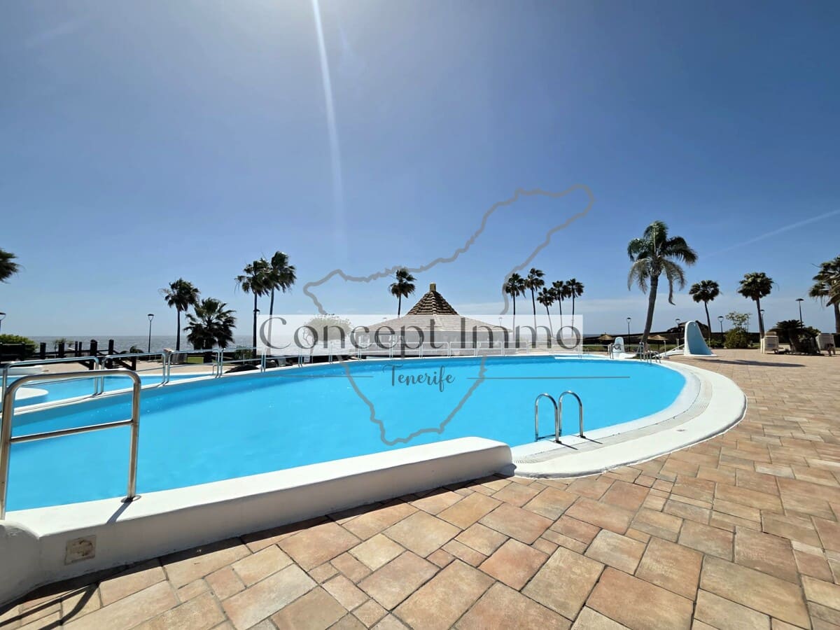 1 soverom Leilighet til salgs i Costa del Silencio med svømmebasseng - € 330 000 (Ref: 9665722)