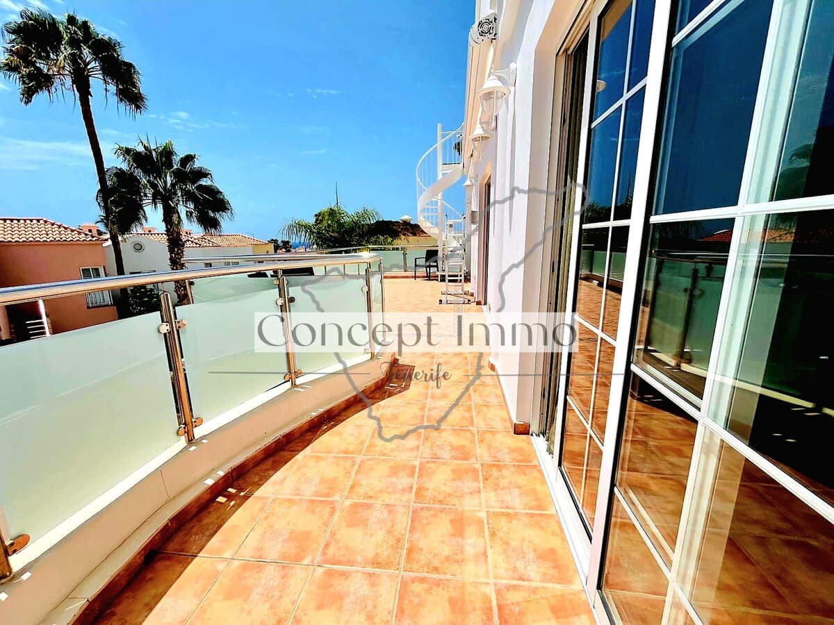 3 chambre Penthouse à vendre à Costa Adeje avec piscine - 780 000 € (Ref: 9747304)