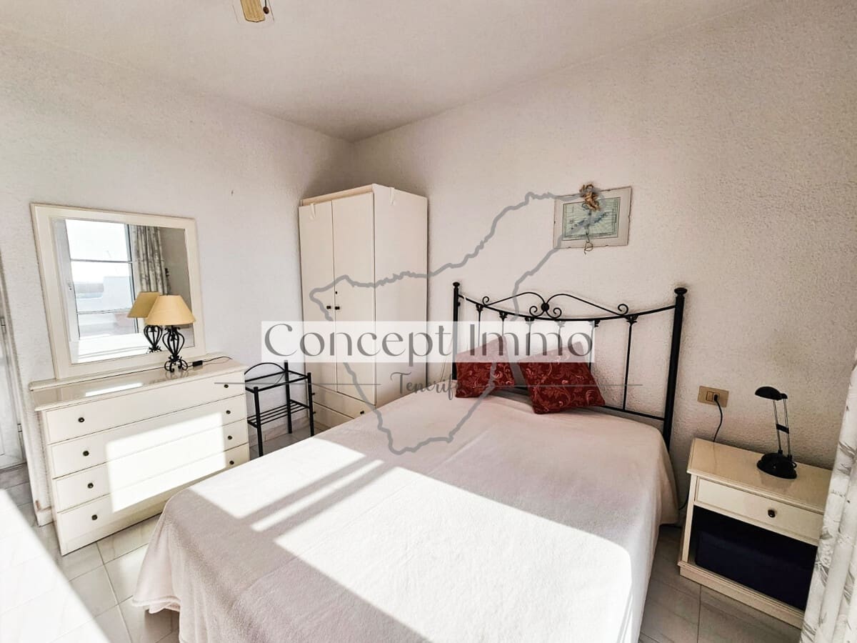 Ático de 2 habitaciones en Los Cristianos en venta con piscina garaje - 435.000 € (Ref: 9751506)