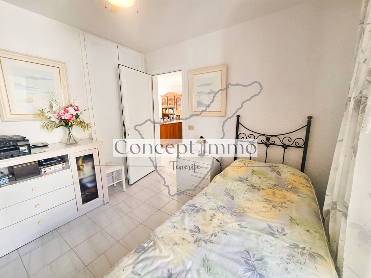 Ático de 2 habitaciones en Los Cristianos en venta con piscina garaje - 435.000 € (Ref: 9751506)