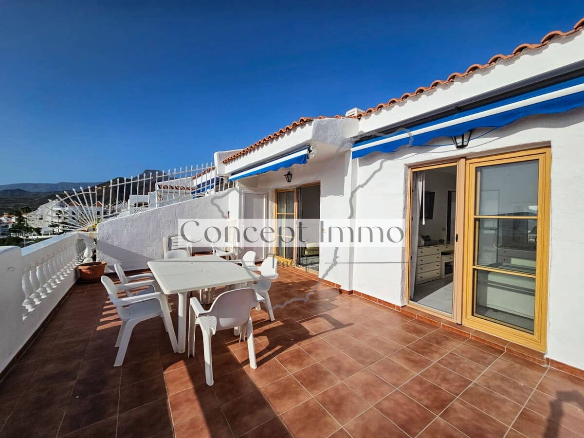 Ático de 2 habitaciones en Los Cristianos en venta con piscina garaje - 435.000 € (Ref: 9751506)