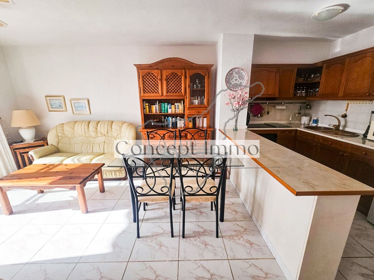 Ático de 2 habitaciones en Los Cristianos en venta con piscina garaje - 435.000 € (Ref: 9751506)