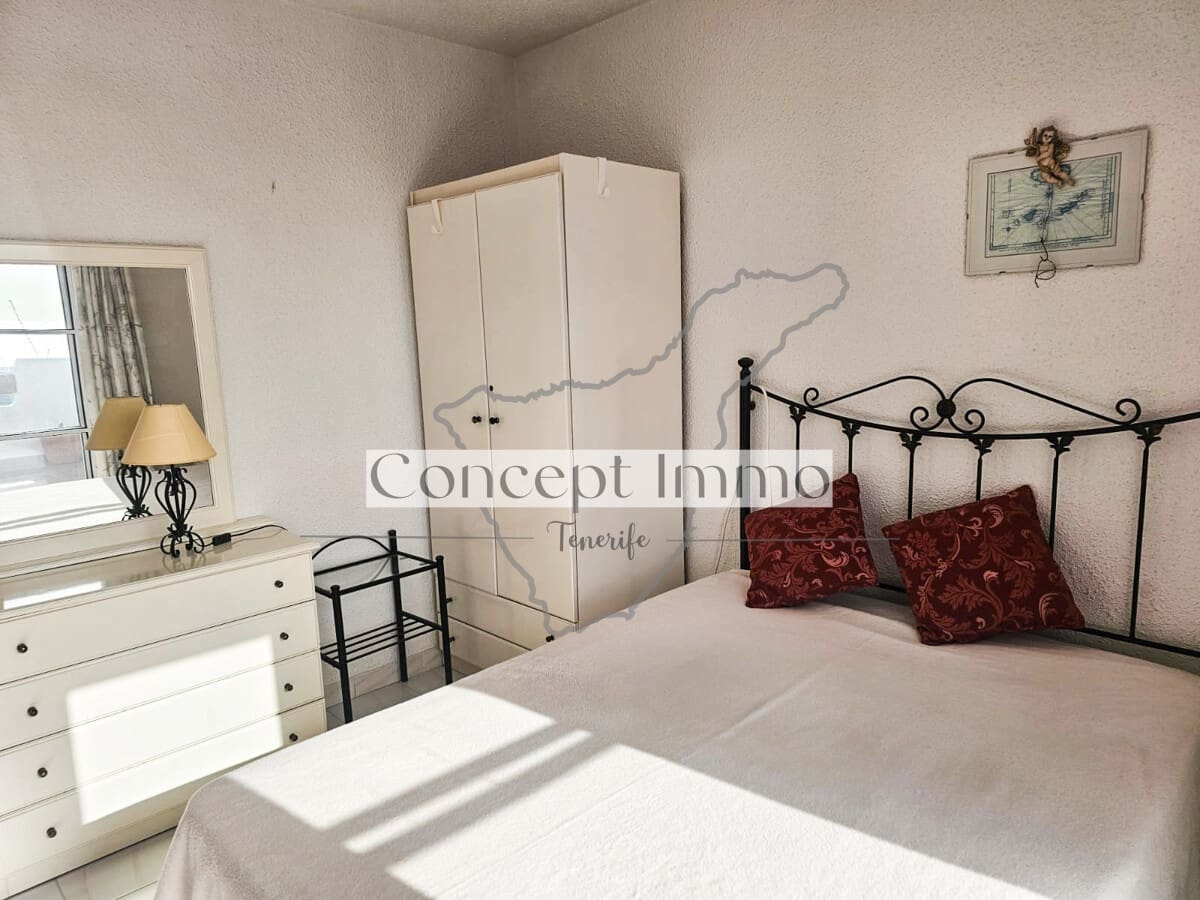 Ático de 2 habitaciones en Los Cristianos en venta con piscina garaje - 435.000 € (Ref: 9751506)