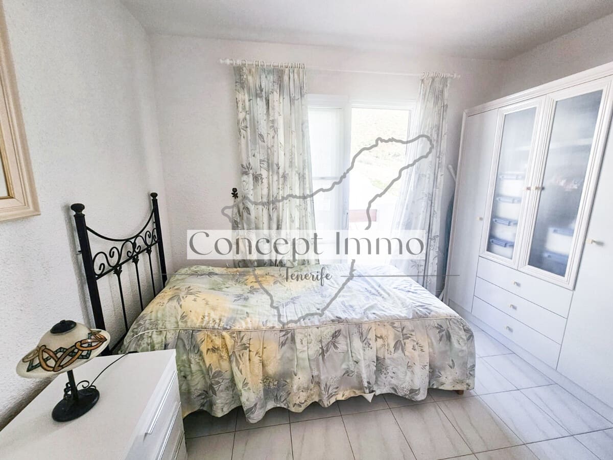 Ático de 2 habitaciones en Los Cristianos en venta con piscina garaje - 435.000 € (Ref: 9751506)