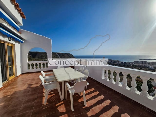 Ático de 2 habitaciones en Los Cristianos, Arona en venta con piscina garaje - 435.000 € (Ref: 9751506)