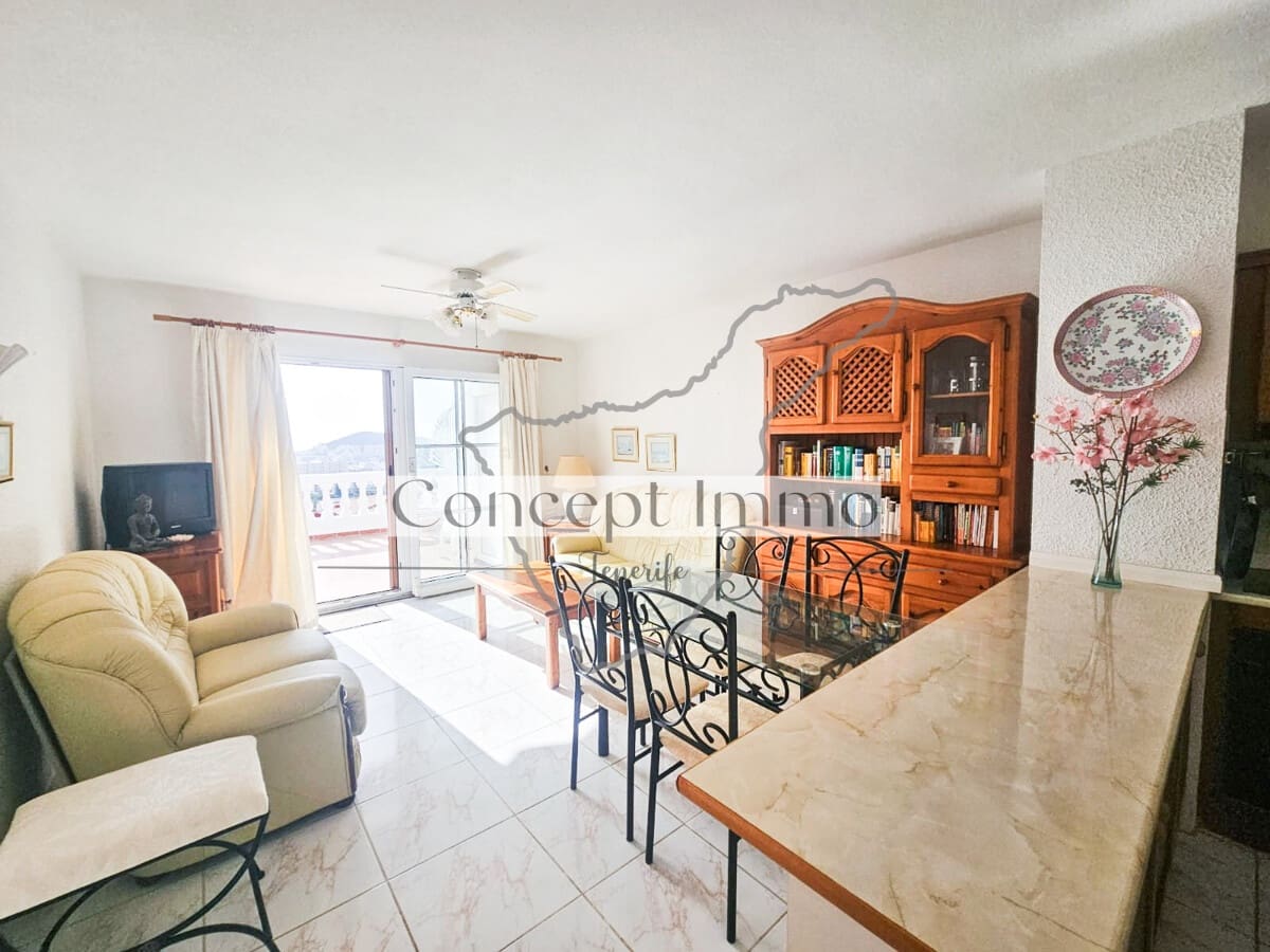 Ático de 2 habitaciones en Los Cristianos en venta con piscina garaje - 435.000 € (Ref: 9751506)