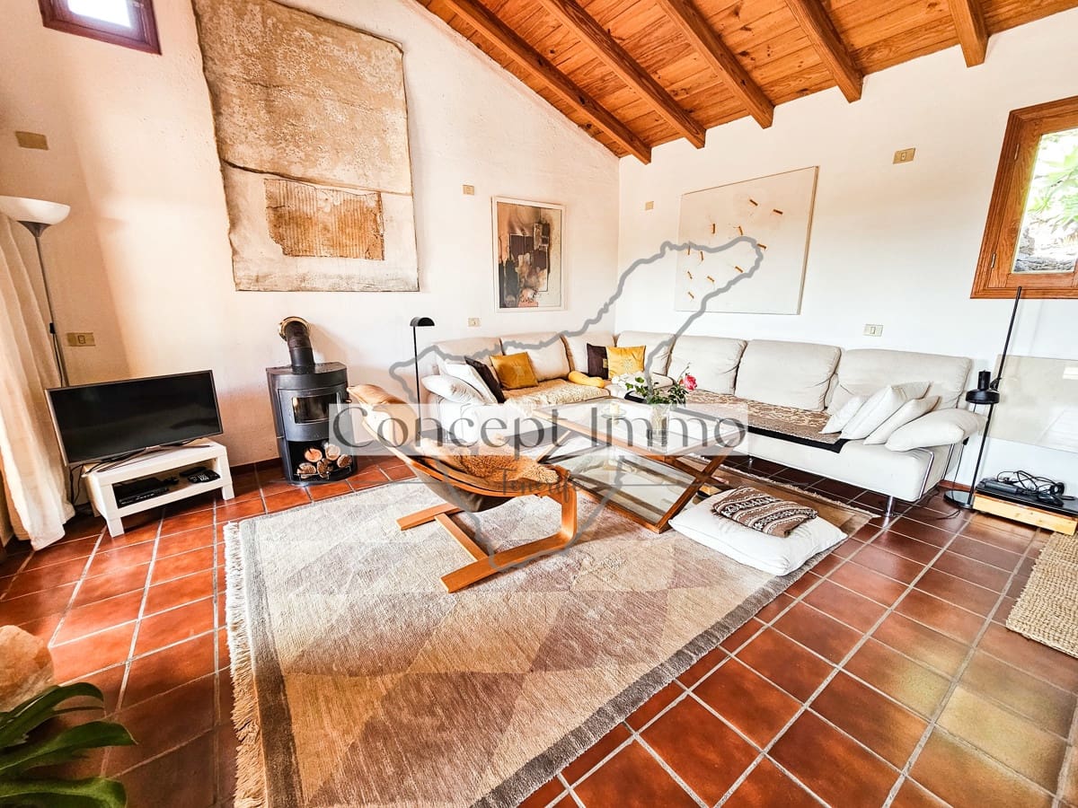 3 sovrum Finca/Hus på landet till salu i Chirche med garage - 595 000 € (Ref: 9761456)