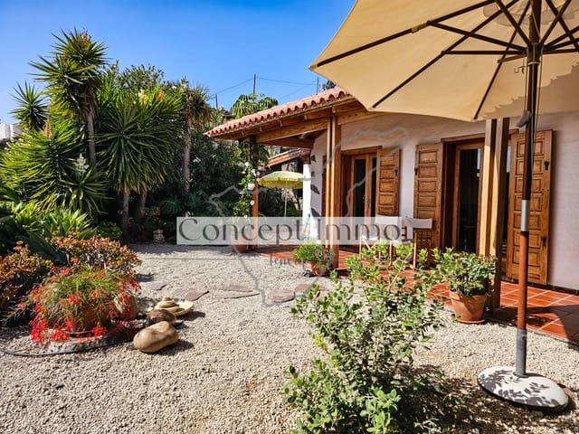 3 sovrum Finca/Hus på landet till salu i Chirche, Guía de Isora med garage - 595 000 € (Ref: 9761456)