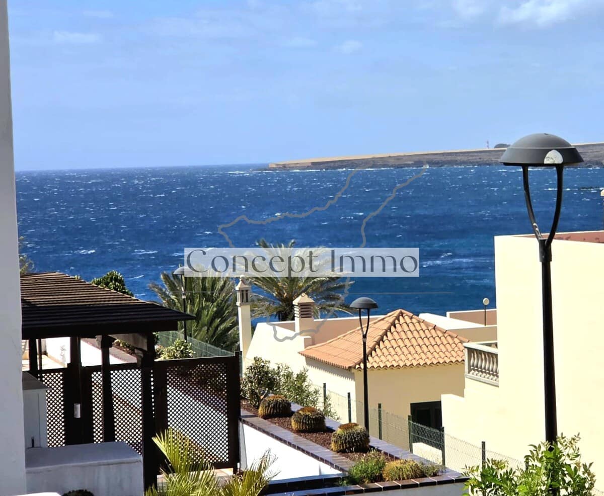 1 bedroom Flat for sale in Costa del Silencio with pool - € 295,000 (Ref: 9830237)