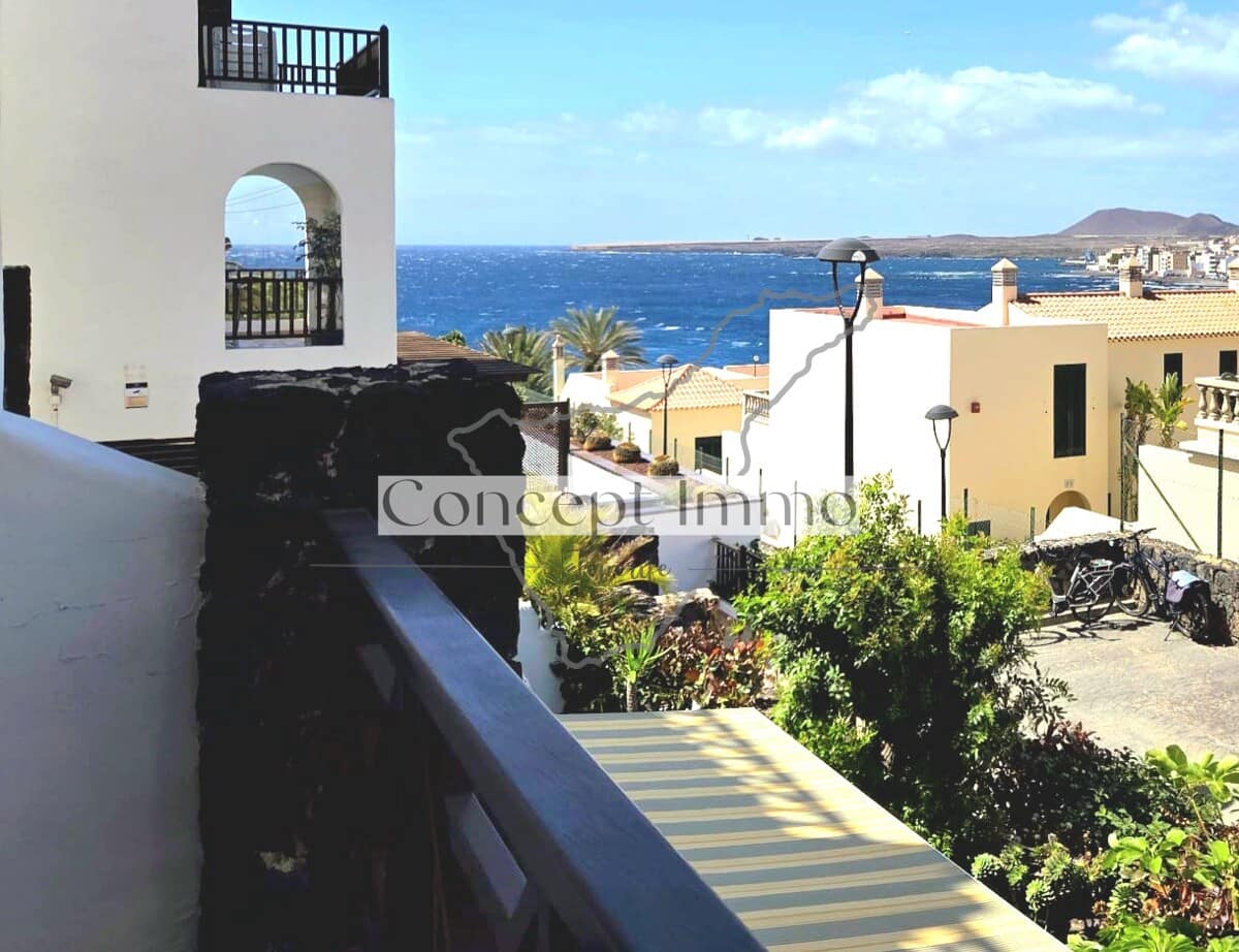 1 bedroom Flat for sale in Costa del Silencio with pool - € 295,000 (Ref: 9830237)