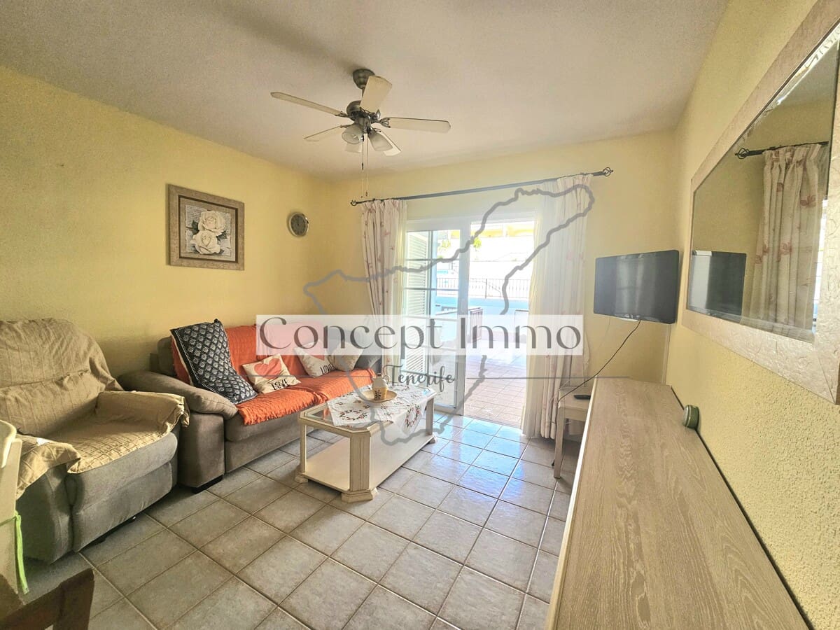 1 bedroom Flat for sale in Los Cristianos with pool - € 268,000 (Ref: 9833052)