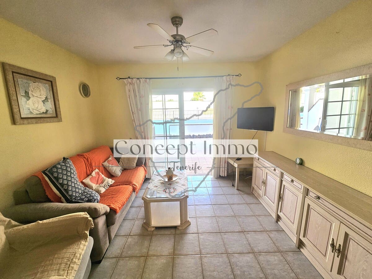 1 bedroom Flat for sale in Los Cristianos with pool - € 268,000 (Ref: 9833052)