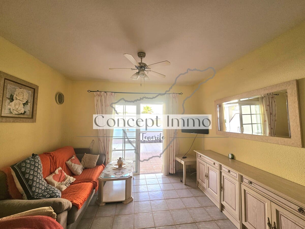 1 bedroom Flat for sale in Los Cristianos with pool - € 268,000 (Ref: 9833052)