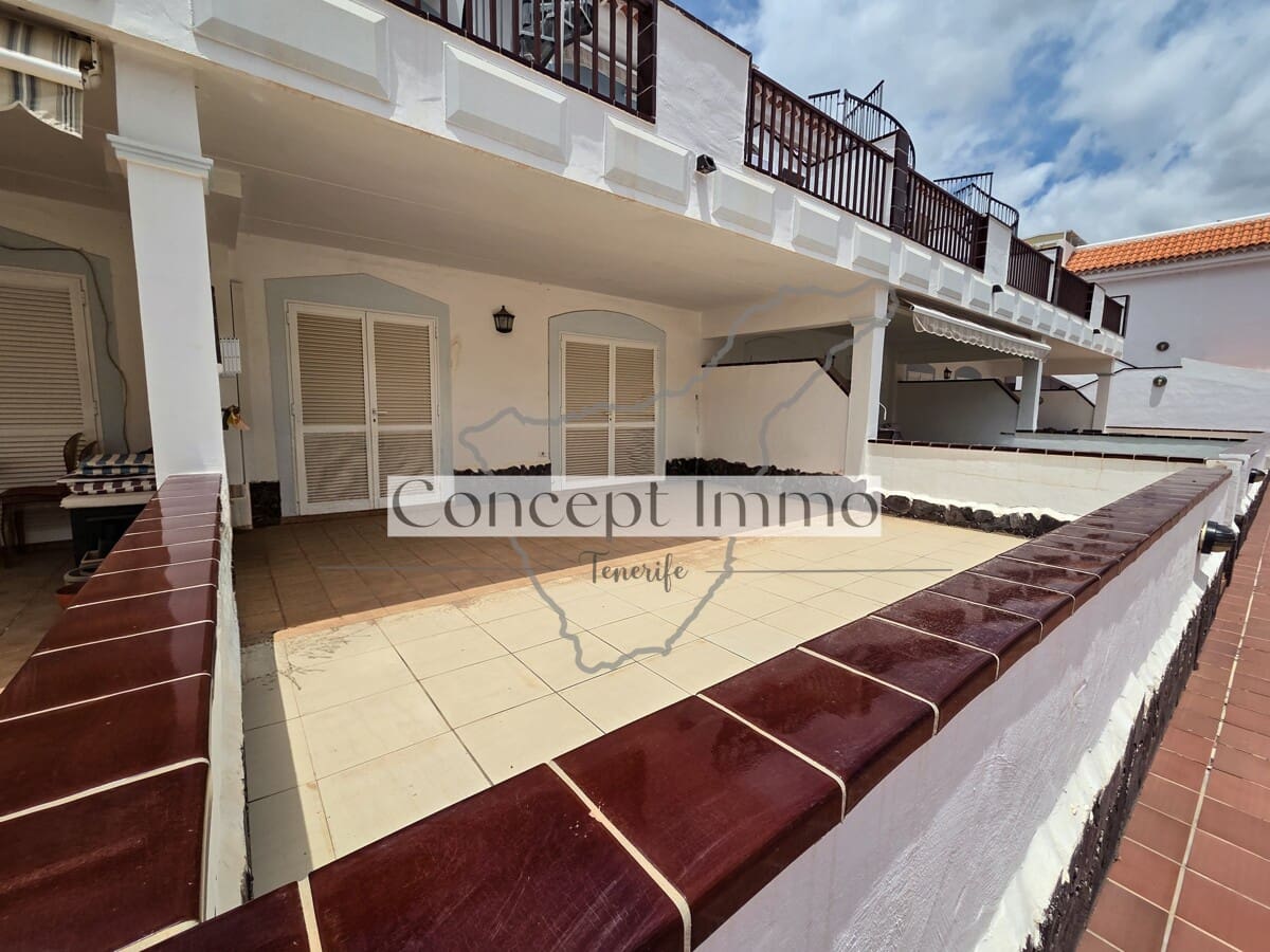 1 bedroom Flat for sale in Los Cristianos with pool - € 268,000 (Ref: 9833052)