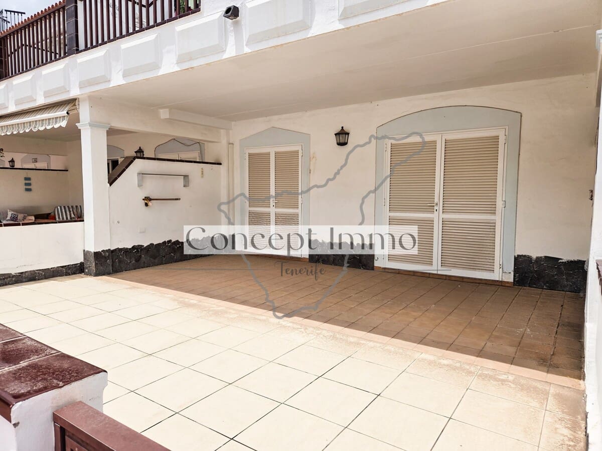 1 bedroom Flat for sale in Los Cristianos with pool - € 268,000 (Ref: 9833052)