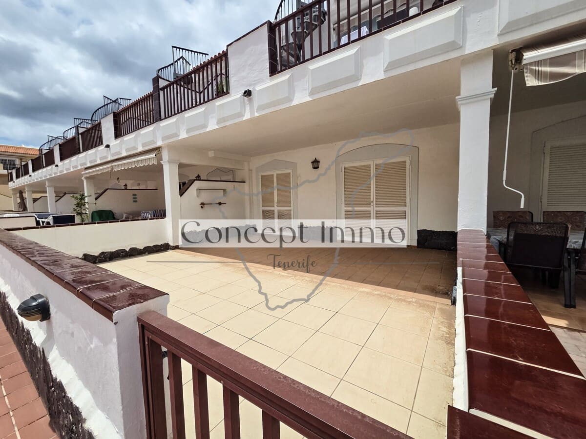 1 bedroom Flat for sale in Los Cristianos with pool - € 268,000 (Ref: 9833052)