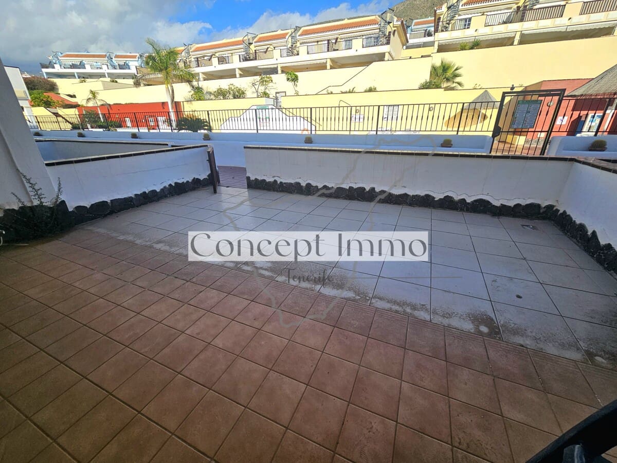 1 bedroom Flat for sale in Los Cristianos with pool - € 268,000 (Ref: 9833052)