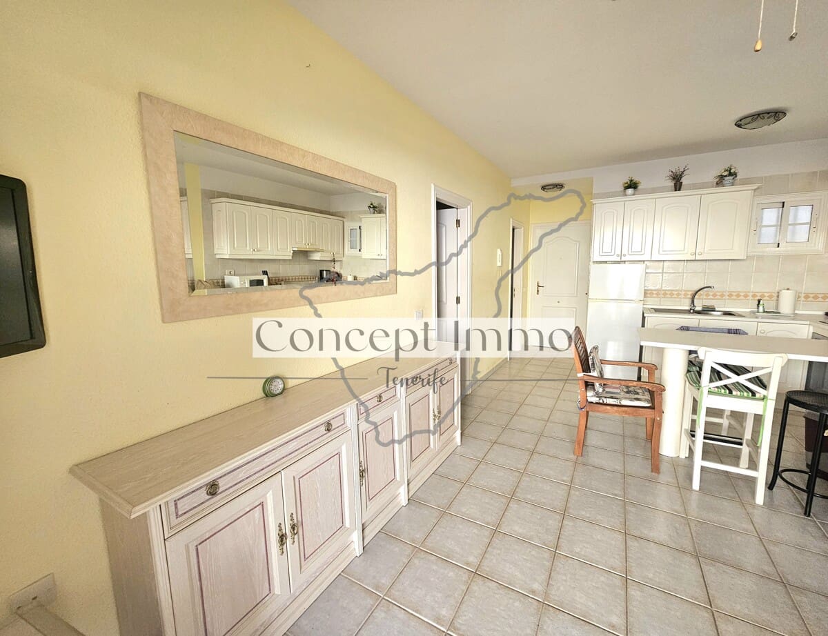 1 bedroom Flat for sale in Los Cristianos with pool - € 268,000 (Ref: 9833052)