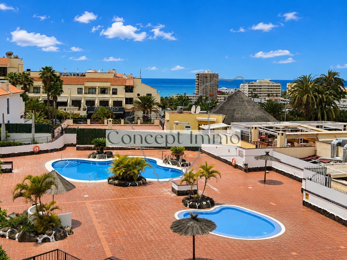 1 bedroom Flat for sale in Los Cristianos with pool - € 268,000 (Ref: 9833052)