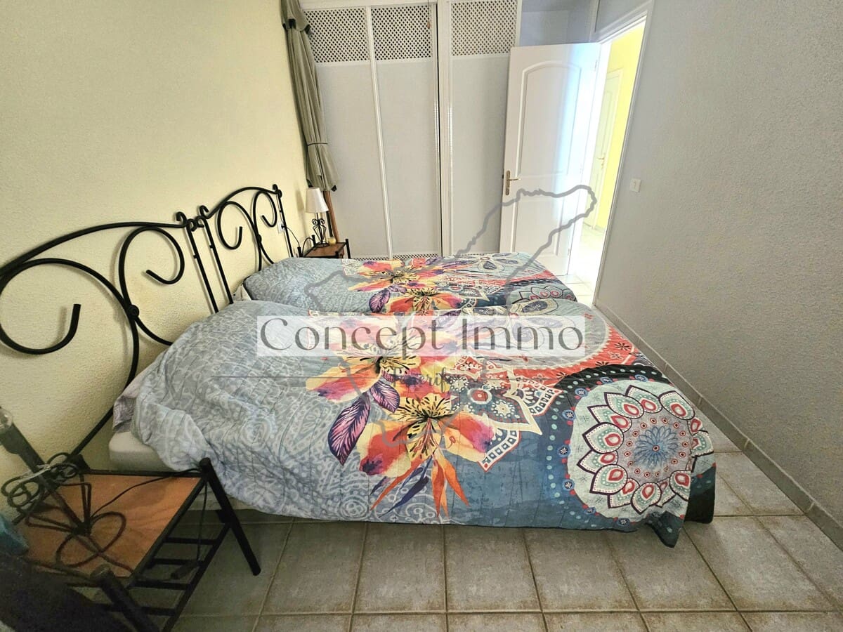 1 bedroom Flat for sale in Los Cristianos with pool - € 268,000 (Ref: 9833052)
