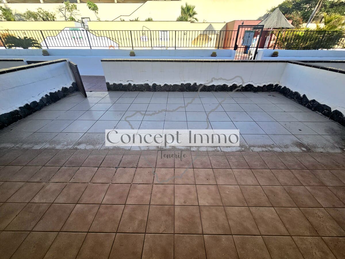 1 bedroom Flat for sale in Los Cristianos with pool - € 268,000 (Ref: 9833052)