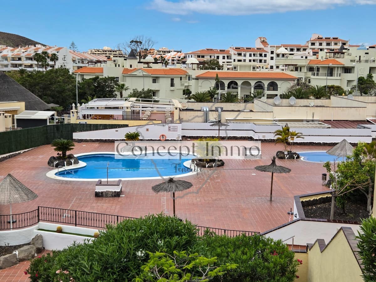 1 bedroom Flat for sale in Los Cristianos with pool - € 268,000 (Ref: 9833052)