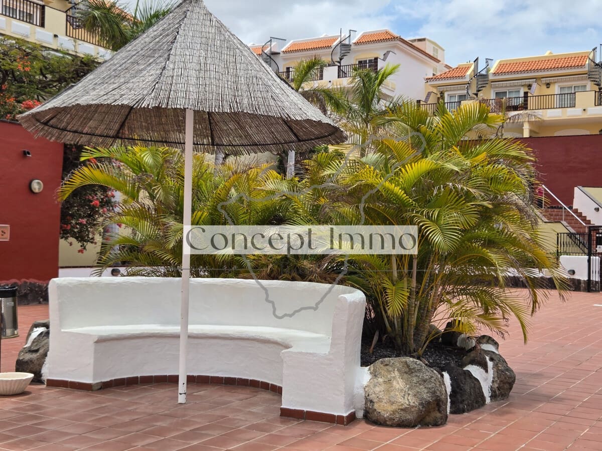 1 bedroom Flat for sale in Los Cristianos with pool - € 268,000 (Ref: 9833052)
