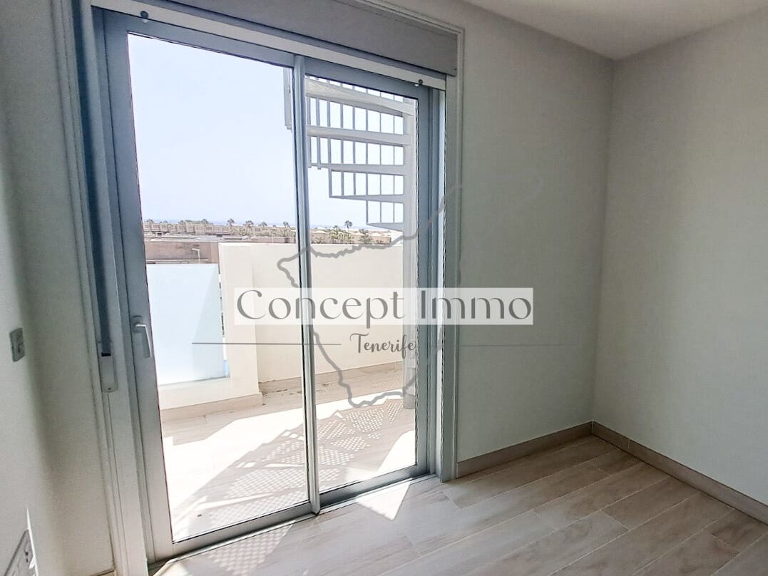 2 bedroom Flat for sale in Granadilla de Abona with pool garage - € 500,000 (Ref: 9834885)