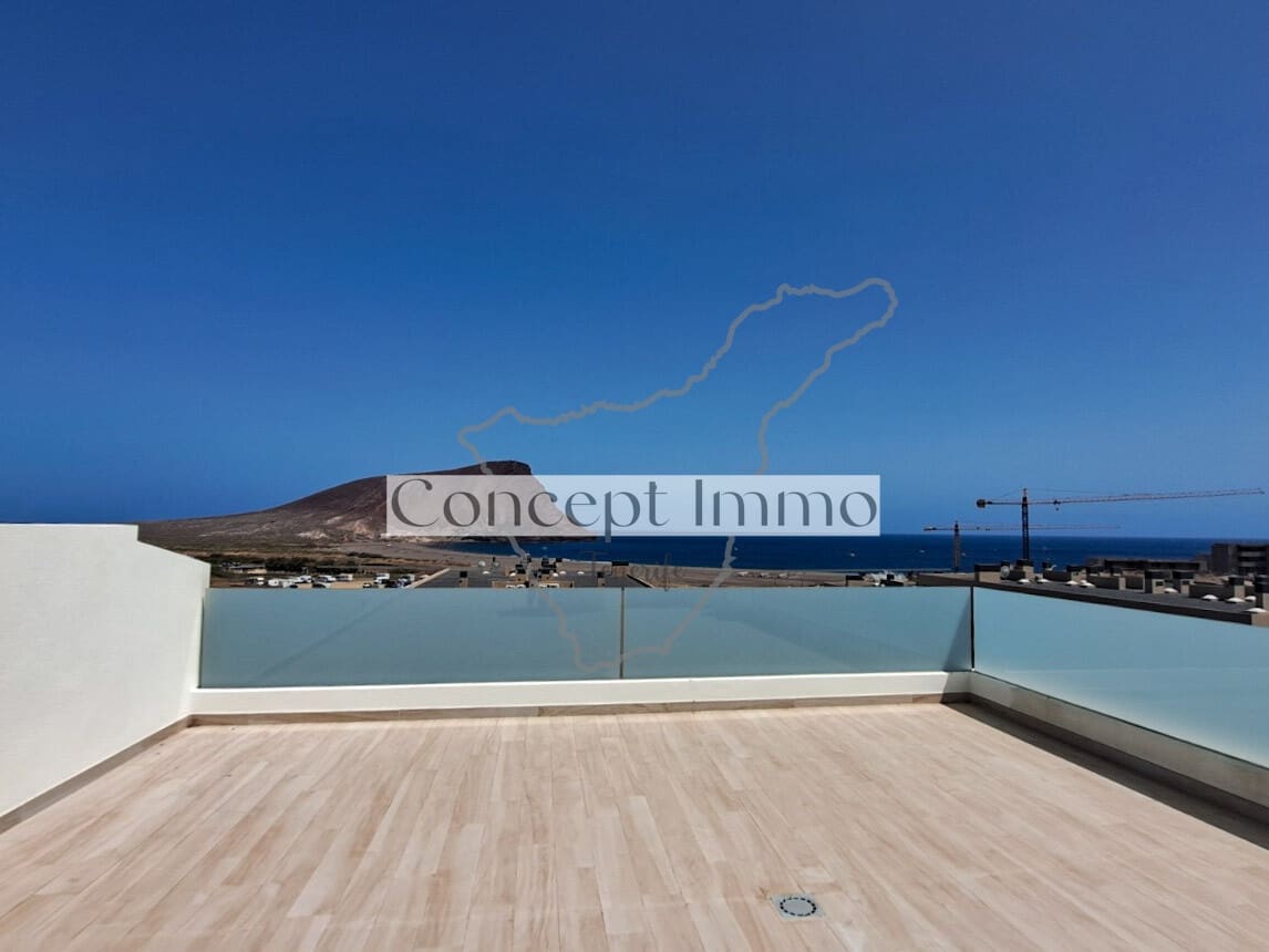 2 bedroom Flat for sale in Granadilla de Abona with pool garage - € 500,000 (Ref: 9834885)