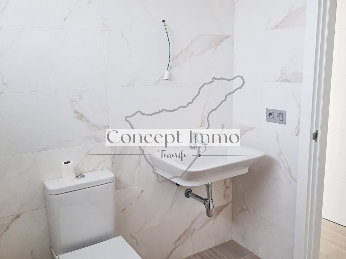 2 bedroom Flat for sale in Granadilla de Abona with pool garage - € 500,000 (Ref: 9834885)