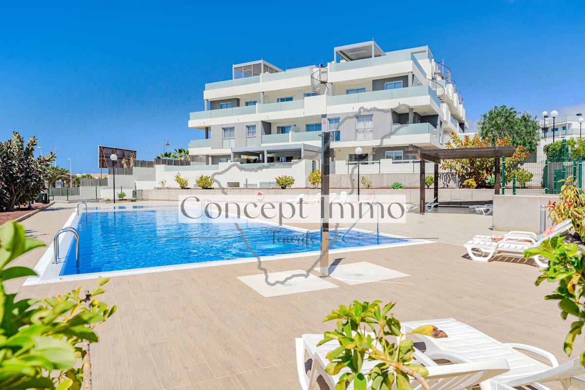 2 bedroom Flat for sale in Granadilla de Abona with pool garage - € 500,000 (Ref: 9834885)