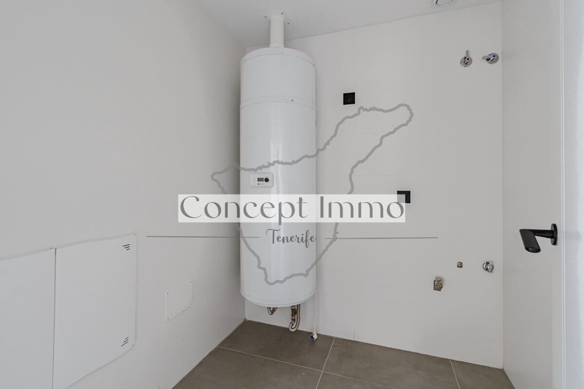 3 bedroom Flat for sale in Granadilla de Abona with pool garage - € 590,000 (Ref: 9838335)