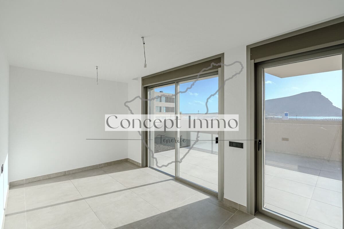 3 bedroom Flat for sale in Granadilla de Abona with pool garage - € 590,000 (Ref: 9838335)