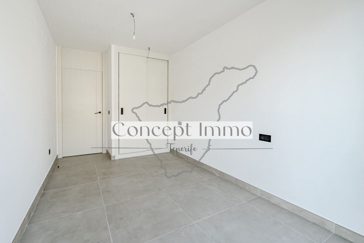3 bedroom Flat for sale in Granadilla de Abona with pool garage - € 590,000 (Ref: 9838335)