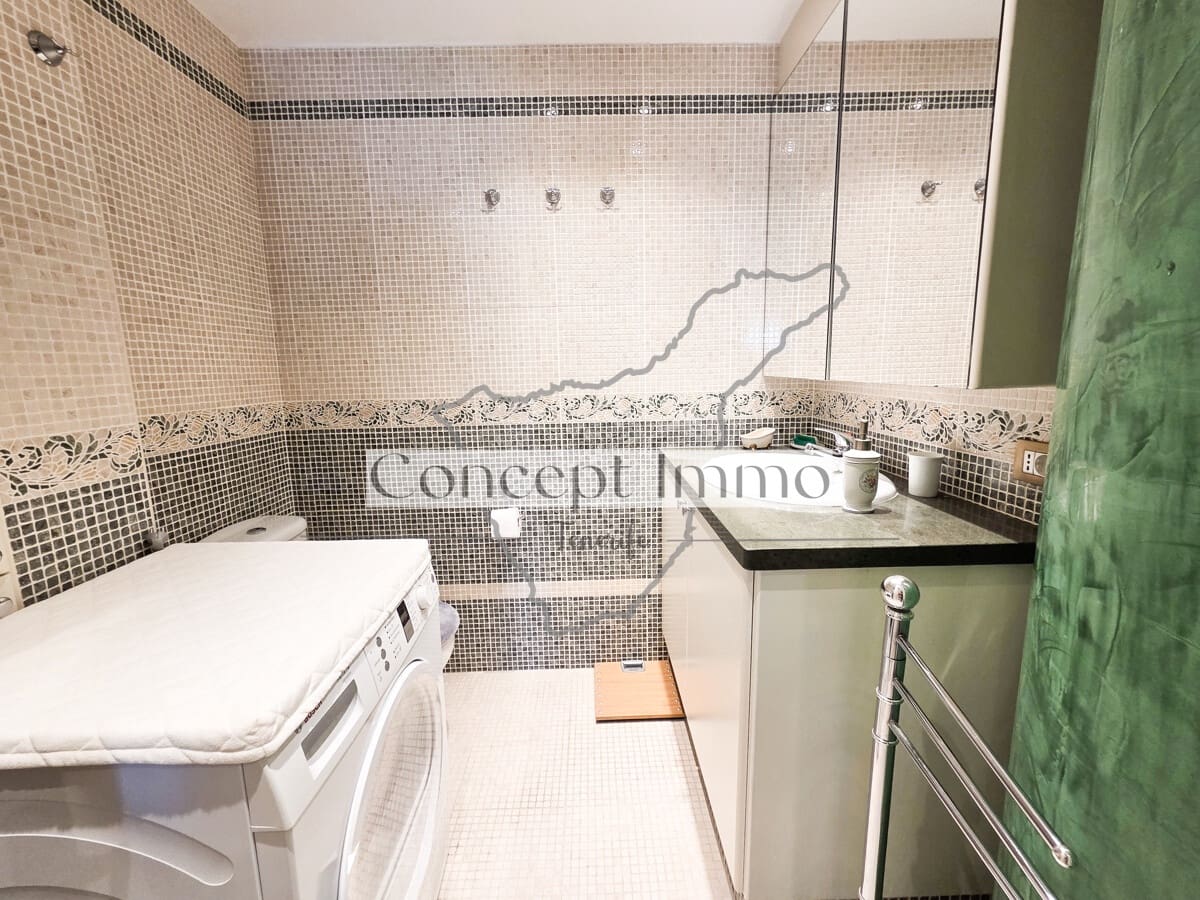 3 bedroom Flat for sale in Los Cristianos with pool - € 435,000 (Ref: 9844589)